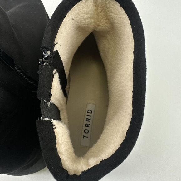 Torrid Lug Sole Bootie Pull On Short Black Faux Suede Fleece Lined 12 WW Wide - Picture 8 of 14